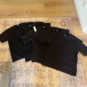 Uniqlo Black Crew Neck Short Sleeve Bundle - Large